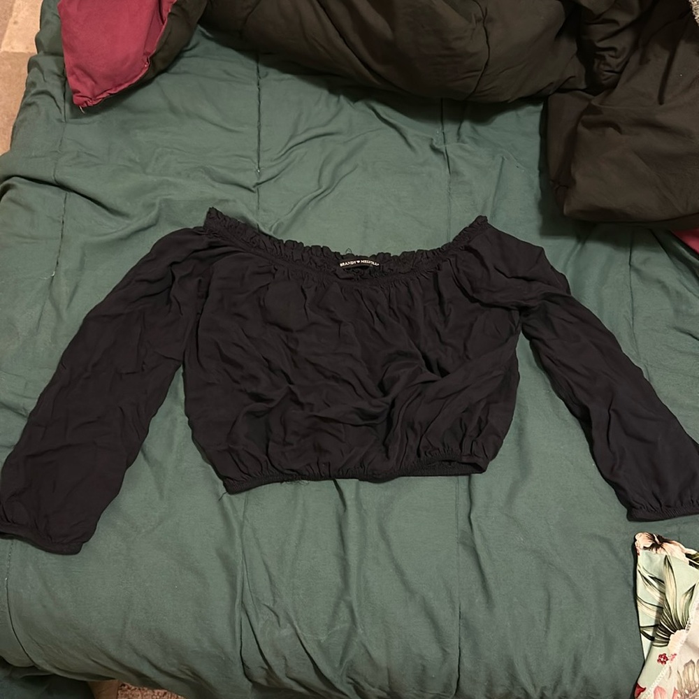 Brandy Melville Off-shoulder Crop Top